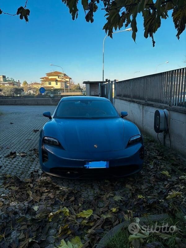 Usata 2023 Porsche Taycan Tre volumi | 84.000 € (Molto cara) - Immagine 1/4
