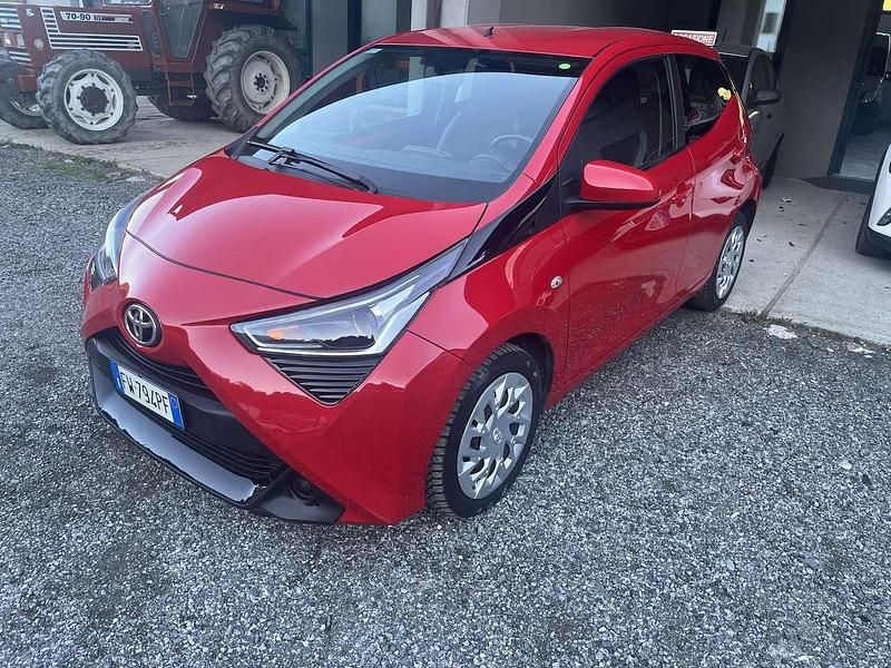 Rosso Usata 2019 Toyota Aygo Due volumi | 9600 € (Buon prezzo) - Immagine 1/4