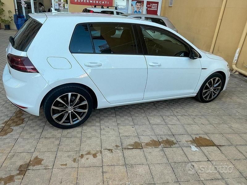 Usata VW Golf VII 110 CV (80 kW) 2013 Bianco Berlina