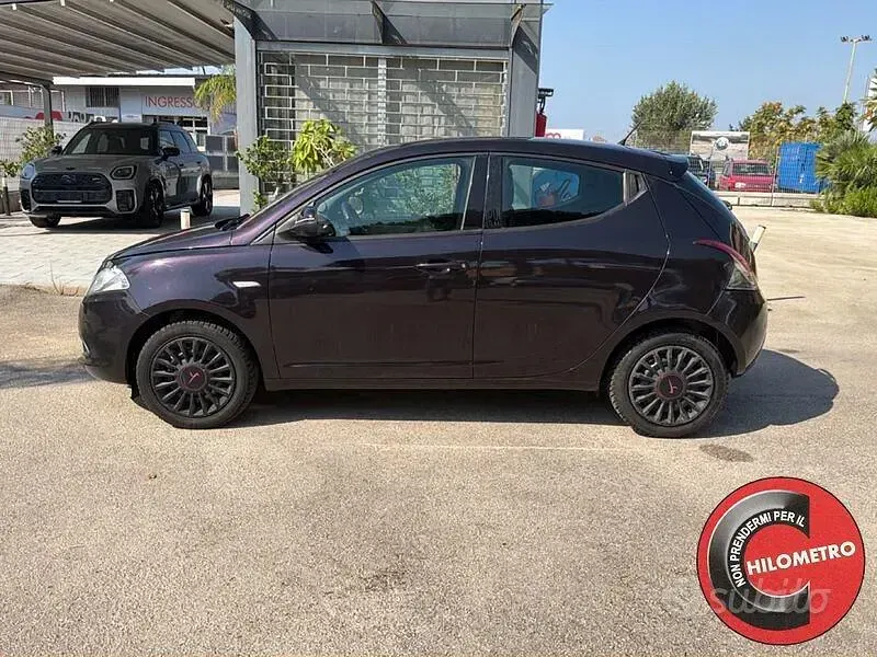Usata Lancia Ypsilon Gold 69 CV (50 kW) 2014 Grigio Utilitaria