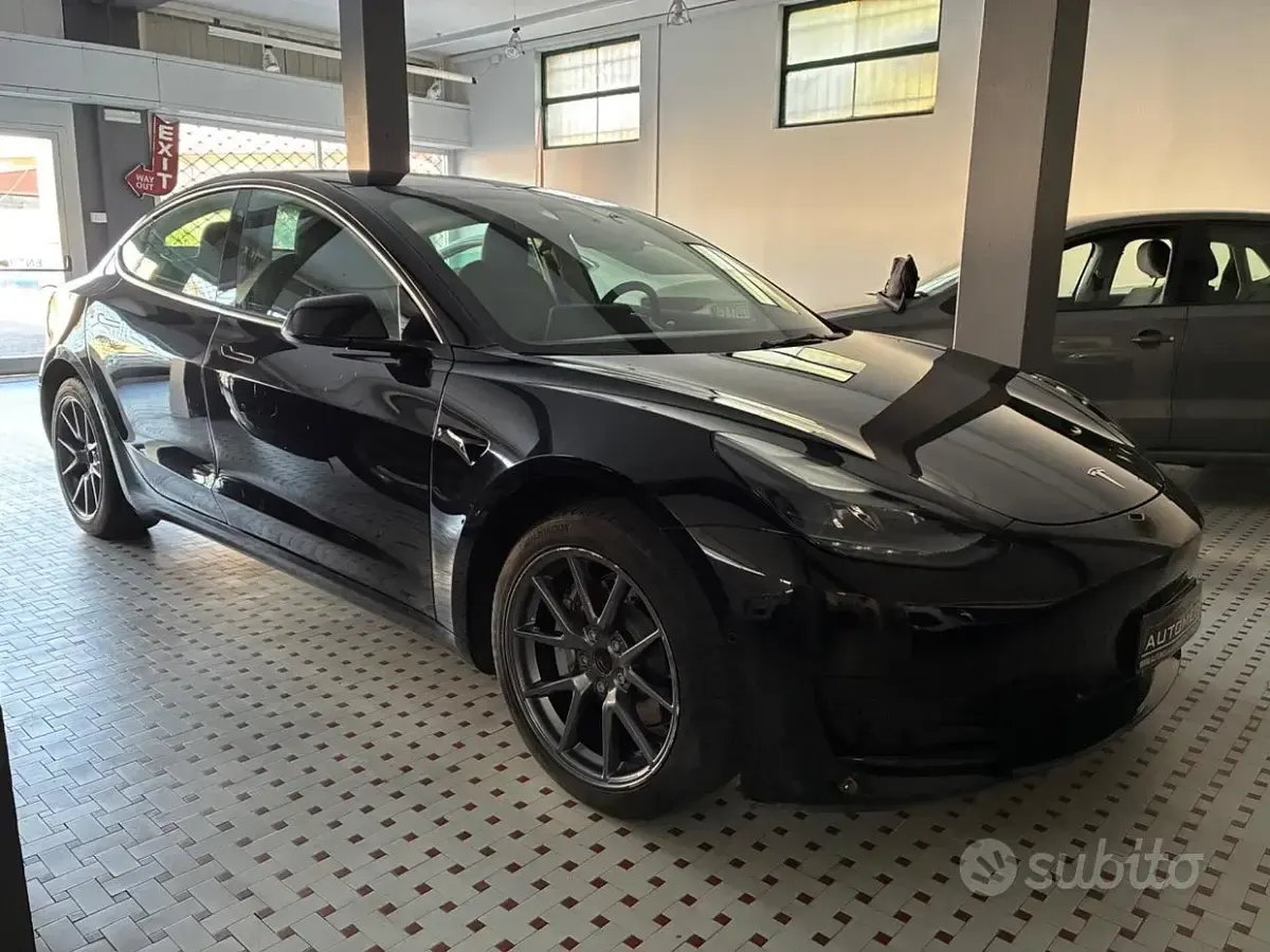 Usata Tesla Model 3 Standard Range 88 kW (120 CV) 2022 Nero Berlina