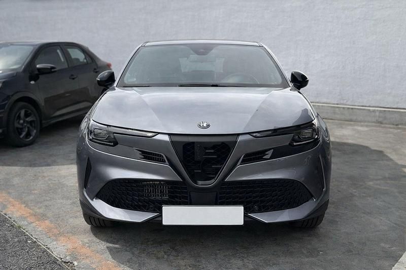 Usata Alfa Romeo Junior 145 CV (106 kW) 2025 Grigio SUV