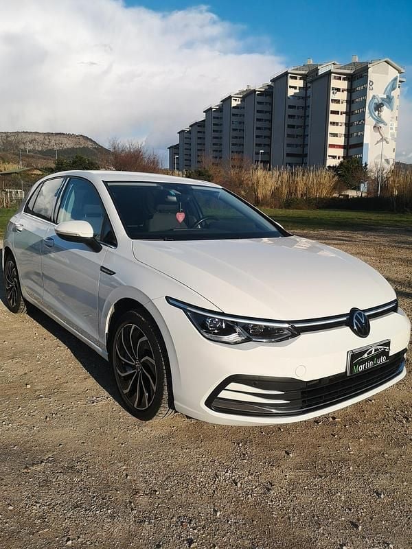 Usata VW Golf VIII R-line 150 CV (110 kW) 2021 Bianco Berlina