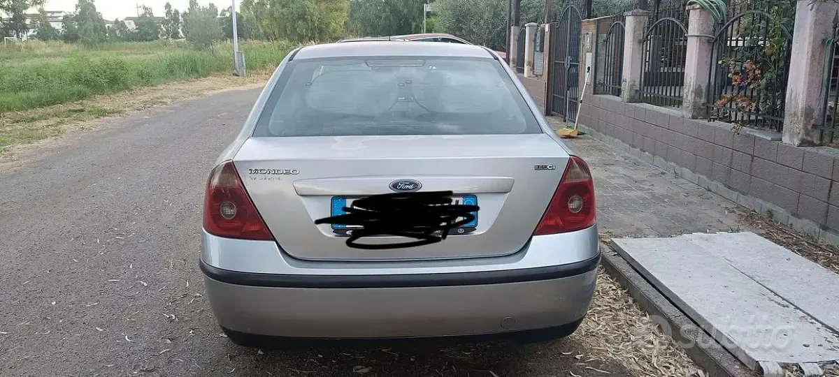 Usata Ford Mondeo 131 CV (96 kW) 2003 Berlina