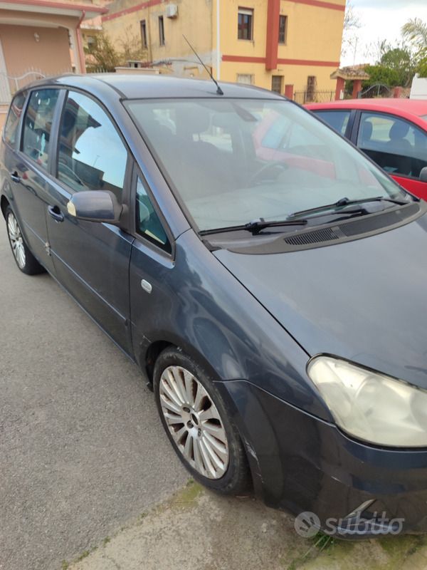 Usata 2009 Ford C-MAX Monovolume | 500 € (Super prezzo) - Immagine 1/4
