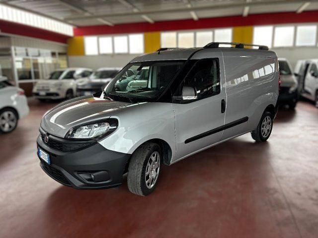 Usata Fiat Doblò Business 105 CV (77 kW) 2021 Argento Monovolume