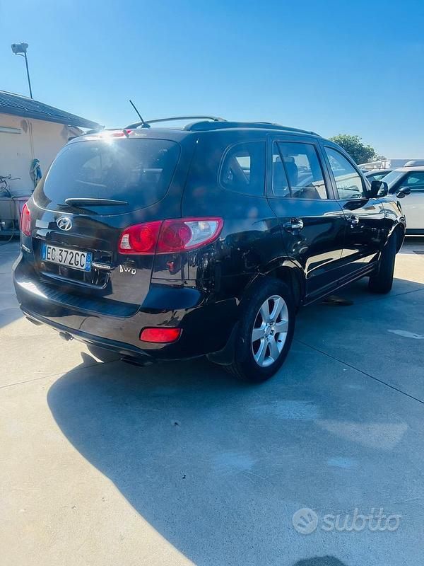 Begagnad Hyundai Santa Fe Dynamiq 155 HK (114 kW) 2010 Röd SUV