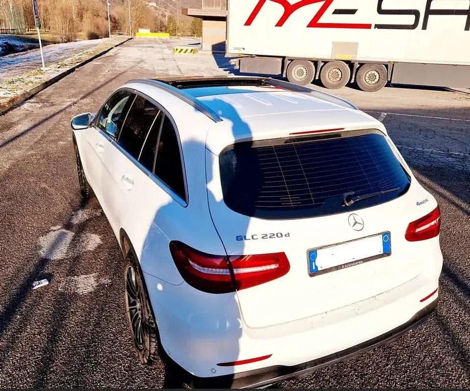 Usata Mercedes GLC220 Premium 170 CV (125 kW) 2019 Bianco SUV