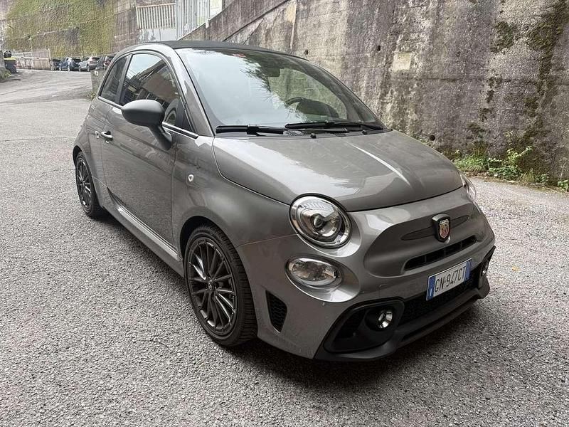 Usata Abarth 595C 165 CV (121 kW) 2023 Grigio Cabrio