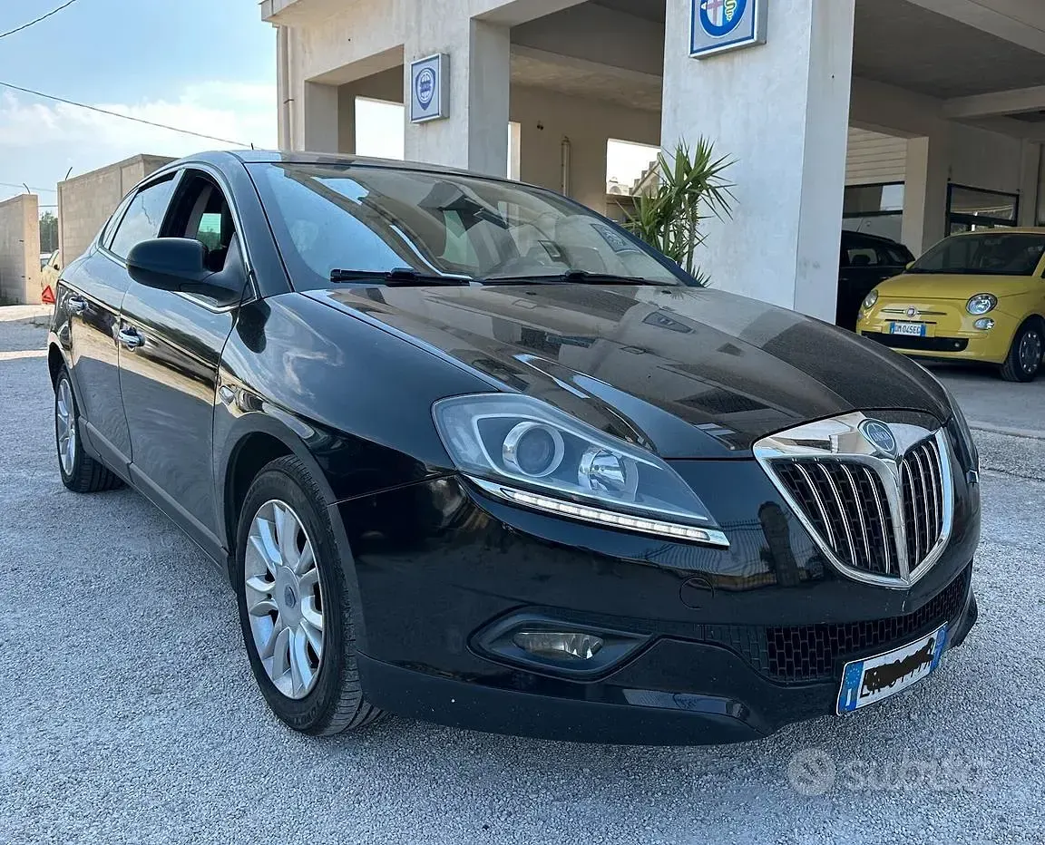 Usata Lancia Delta Platinum 120 CV (88 kW) 2011 Nero Utilitaria
