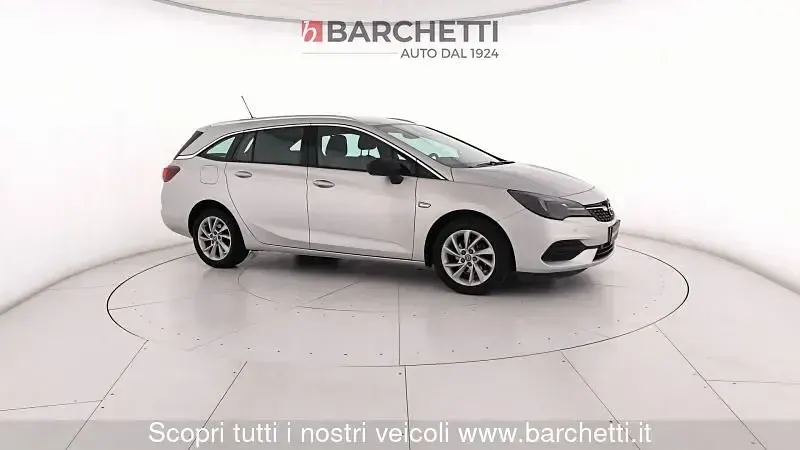 Usata Opel Astra Business Elegance 105 CV (77 kW) 2022 Argento Utilitaria