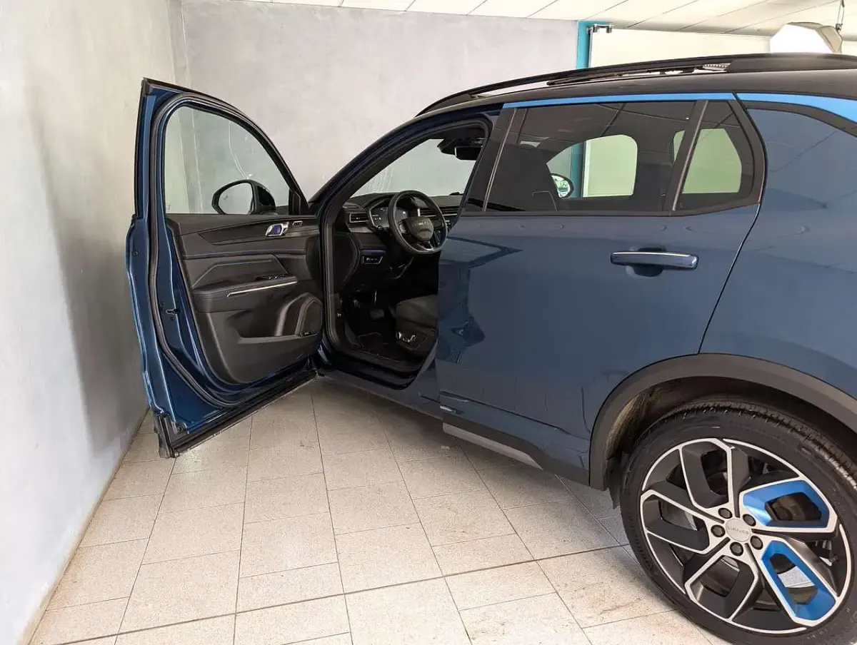 Usata Lynk & Co 01 180 CV (132 kW) 2023 Blu/azzurro SUV