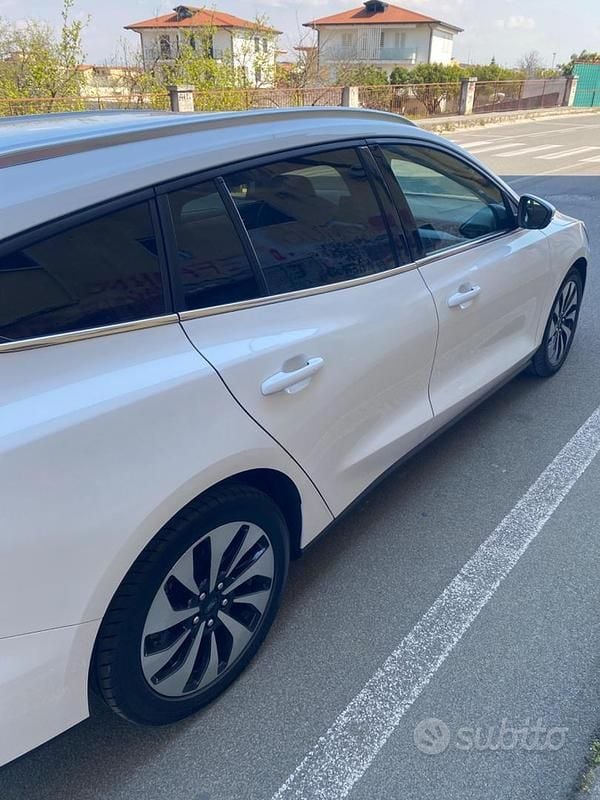 Usata Ford Focus 120 CV (88 kW) 2020 Bianco Station wagon