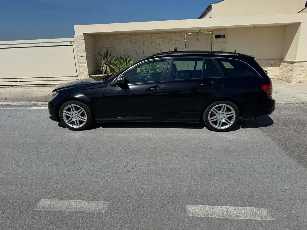 Usata Mercedes C220 Avantgarde 170 CV (125 kW) 2010 Nero Station wagon