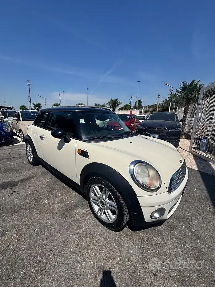 Usata Mini Cooper D 109 CV (80 kW) 2009 Utilitaria