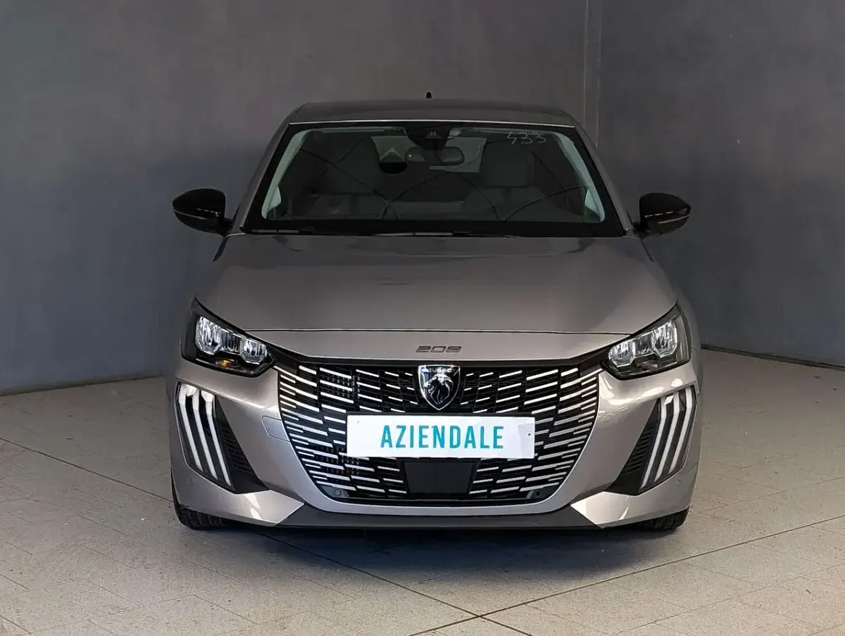 Usata Peugeot 208 Allure 101 CV (74 kW) 2025 Grigio Utilitaria