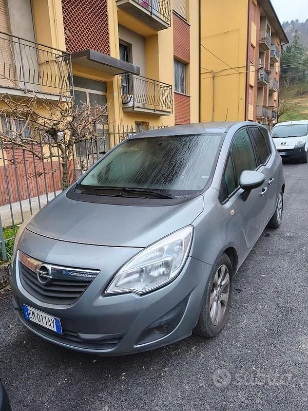 Usata Opel Meriva 120 CV (88 kW) 2012 Grigio Monovolume