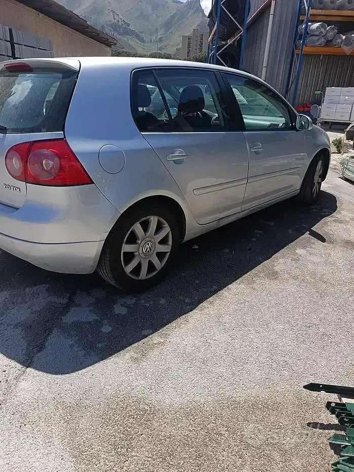 Usata VW Golf IV 140 CV (102 kW) 2004 Grigio Berlina