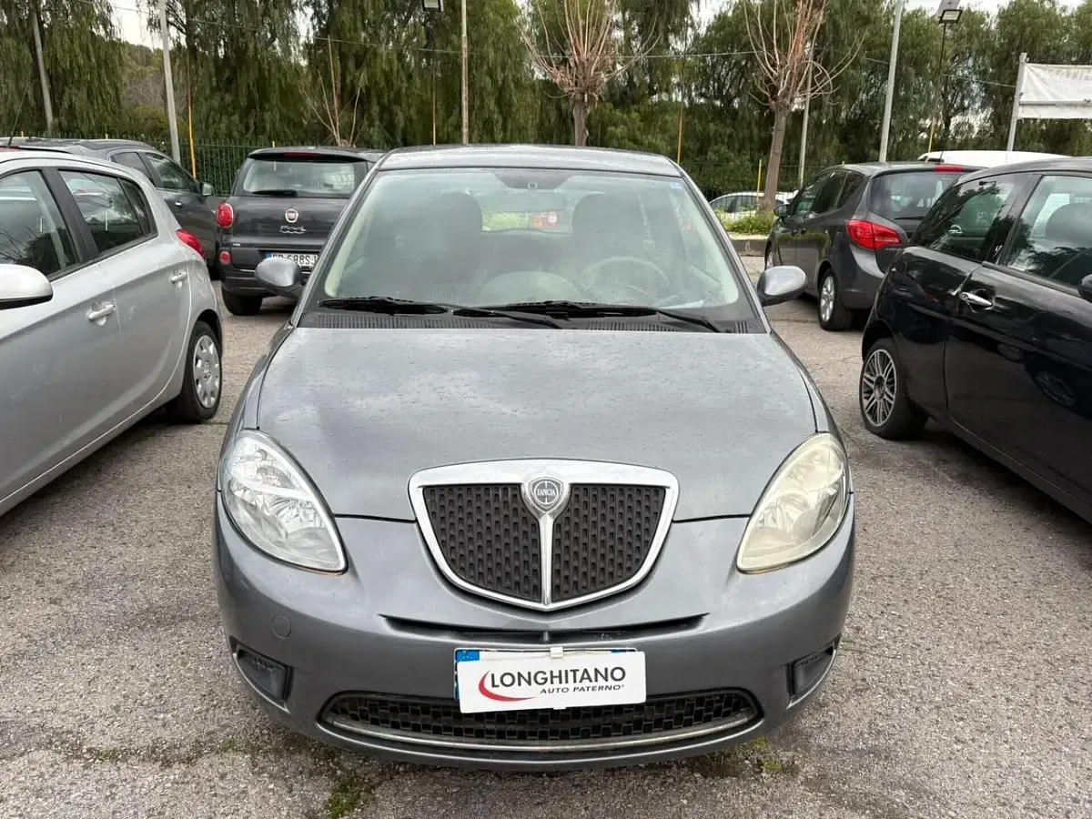 Gebraucht Lancia Ypsilon 75 PS (55 kW) 2009 Grau Kleinwagen