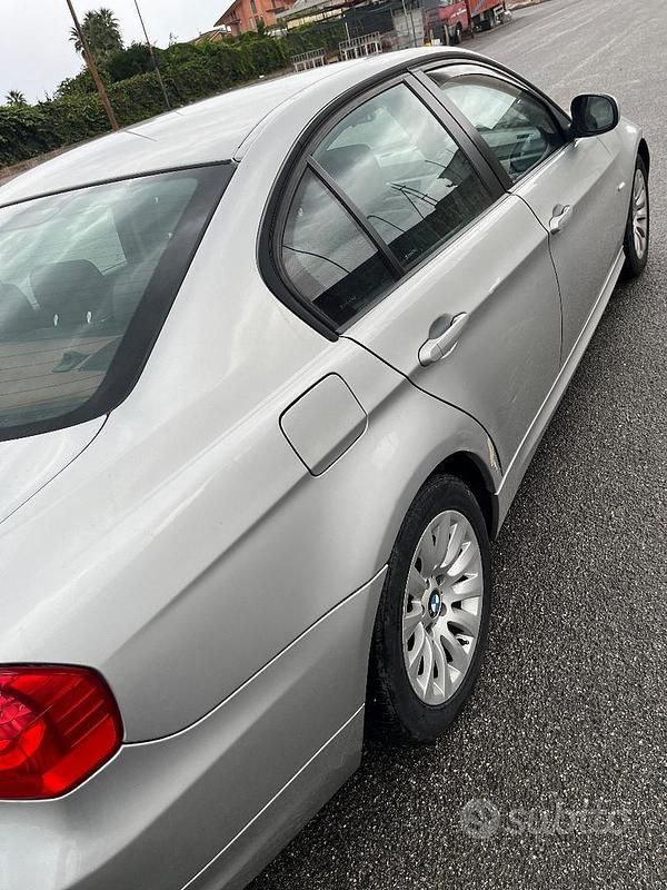Usata BMW 320 177 CV (130 kW) 2010 Grigio Berlina