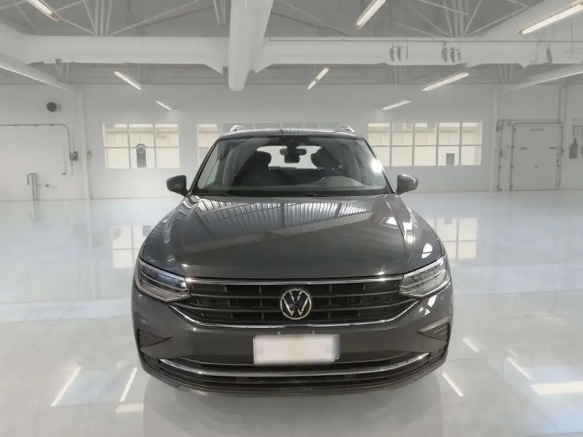 Usata VW Tiguan Life 122 CV (89 kW) 2021 Grigio SUV