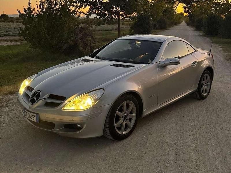 Argento Usata 2006 Mercedes SLK200 Cabrio | 9990 € (Buon prezzo) - Immagine 1/4