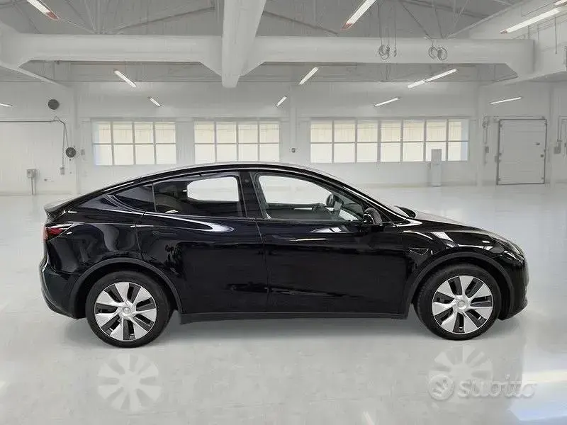 Usata Tesla Model Y 152 kW (208 CV) 2023 Nero SUV