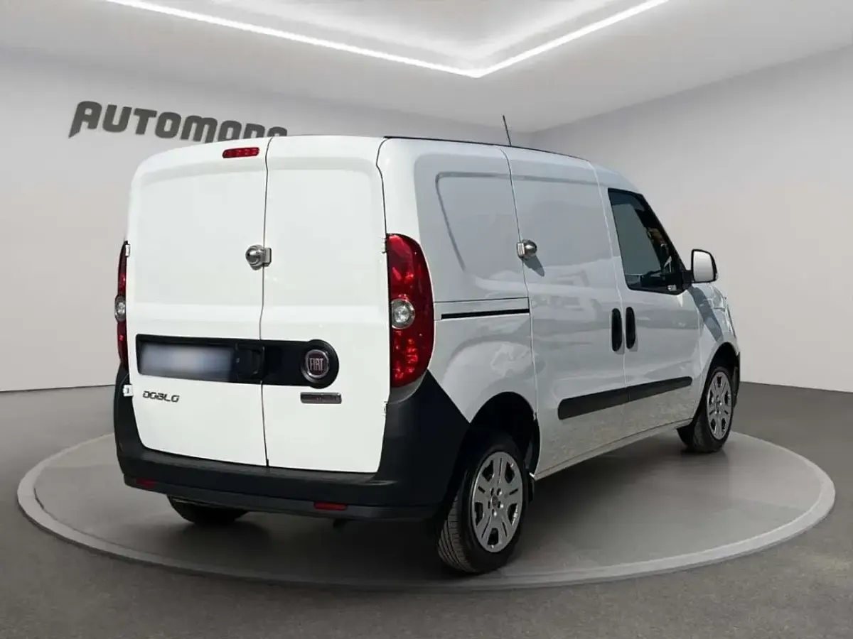 Usata Fiat Doblò 105 CV (77 kW) 2021 Bianco Monovolume
