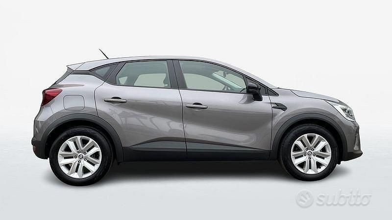 Usata Renault Captur Zen 145 CV (106 kW) 2022 Grigio SUV