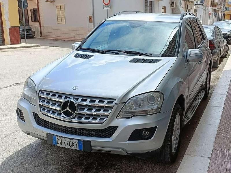 Usata Mercedes ML320 224 CV (164 kW) 2009 Argento SUV