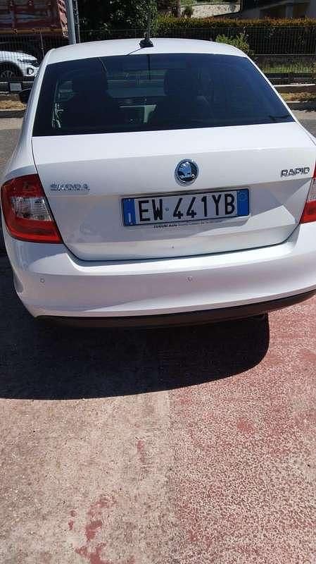 Usata Skoda Rapid Elegance 75 CV (55 kW) 2014 Bianco Utilitaria