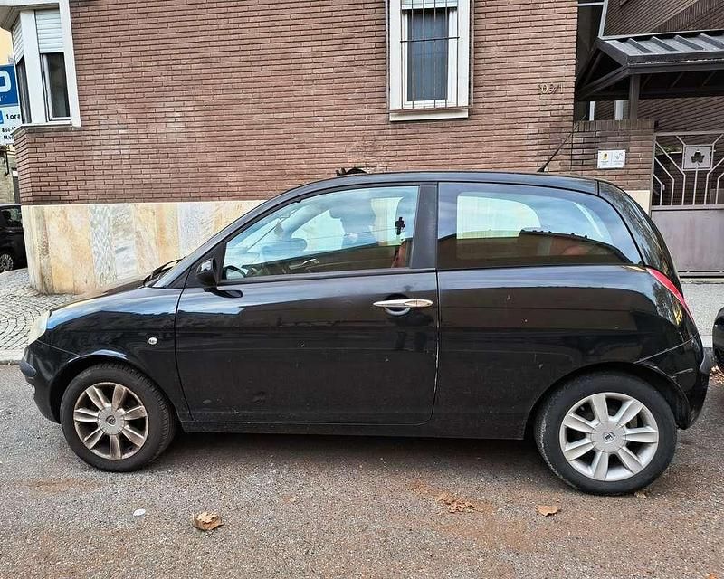 Usata Lancia Ypsilon 69 CV (50 kW) 2006 Nero Utilitaria