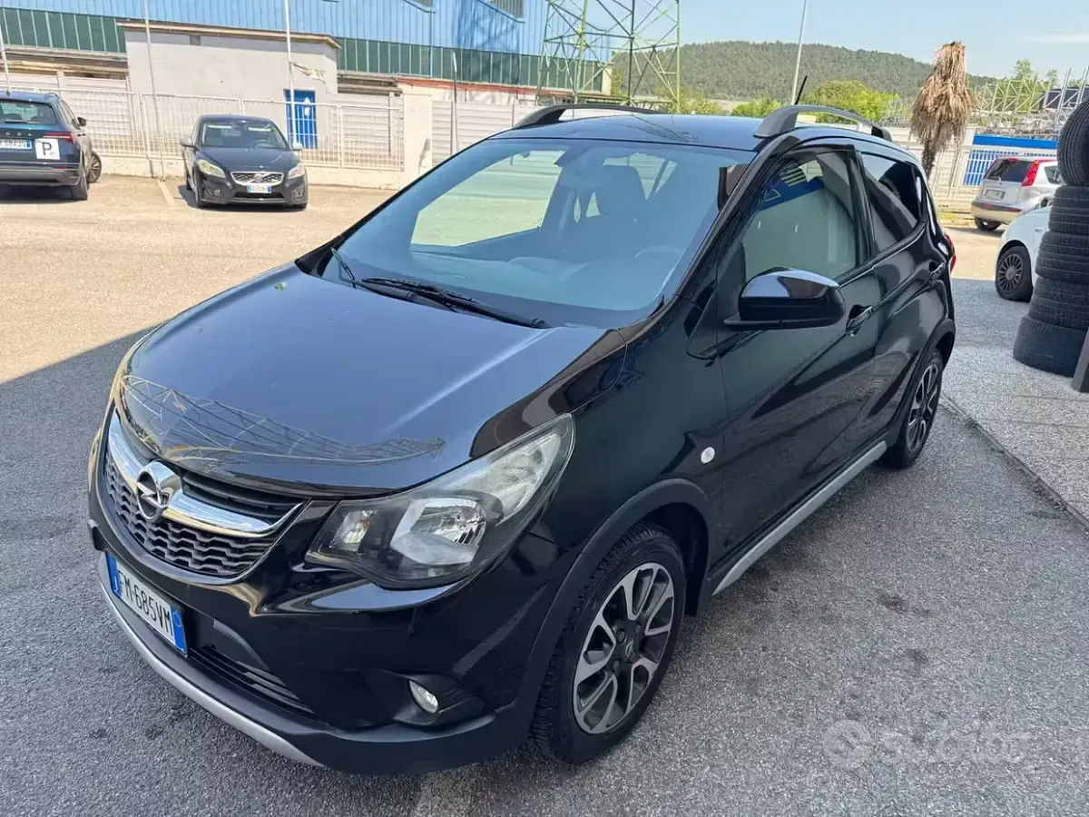 Usata Opel Karl Rocks 75 CV (55 kW) 2018 Nero Utilitaria
