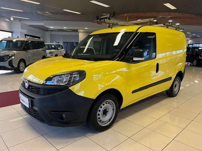 Usata Fiat Doblò 95 CV (69 kW) 2019 Giallo Monovolume