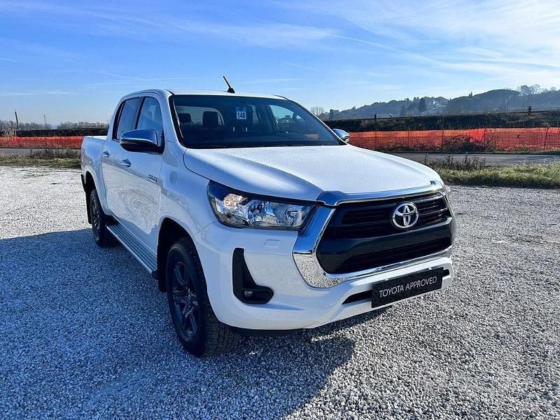 Usata Toyota HiLux Lounge 150 CV (110 kW) 2020 Bianco Pick-up