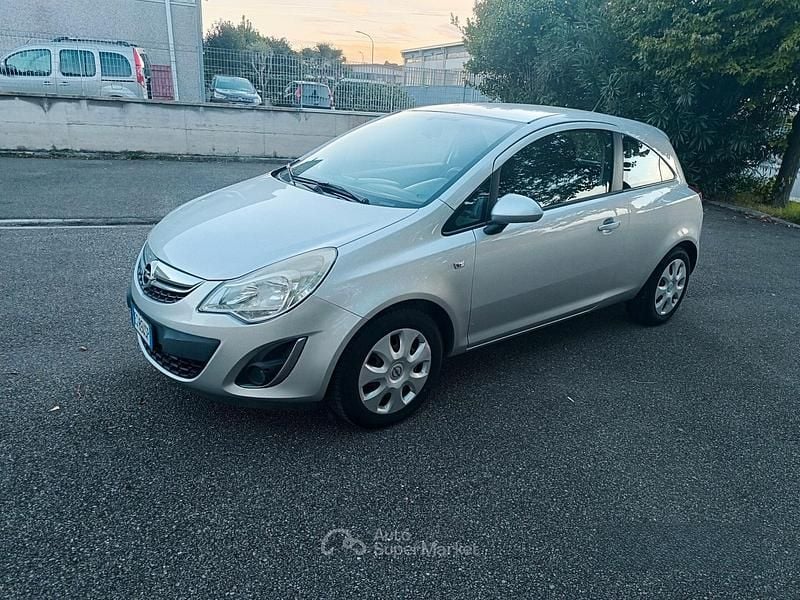Usata Opel Corsa 86 CV (63 kW) 2013 Grigio Berlina