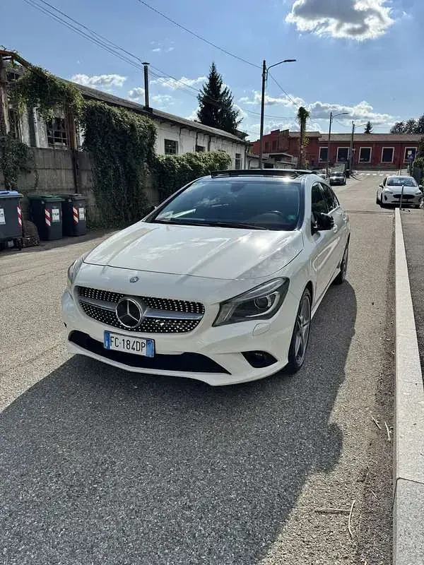 Usata Mercedes CLA200 Shooting Brake Urban 136 CV (100 kW) 2016 Station wagon
