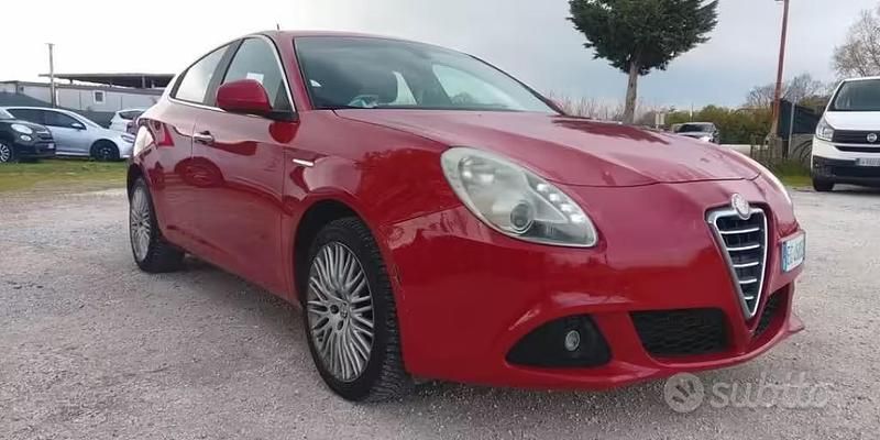 Usata Alfa Romeo Giulietta Exclusive 169 CV (124 kW) 2011 Rosso Utilitaria