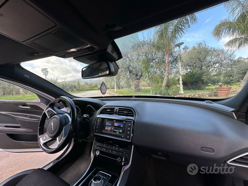 Usata Jaguar XE R-Sport 2016 Bianco Berlina