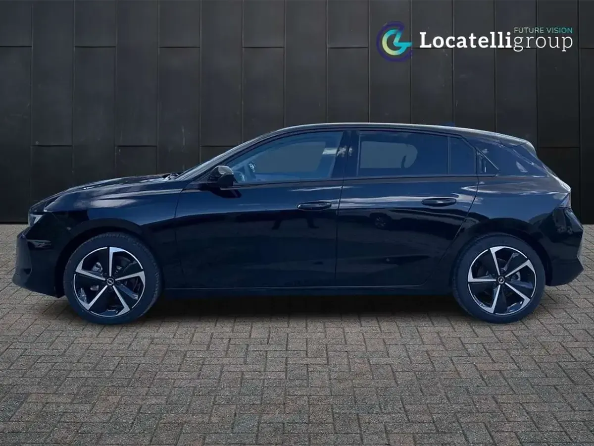 Usata Opel Astra Business Elegance 131 CV (96 kW) 2024 Nero Utilitaria