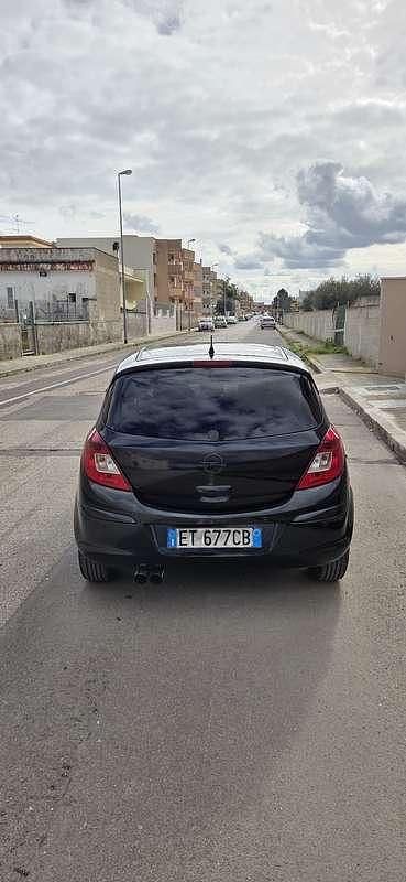 Usata Opel Corsa Cosmo 90 CV (66 kW) 2010 Berlina
