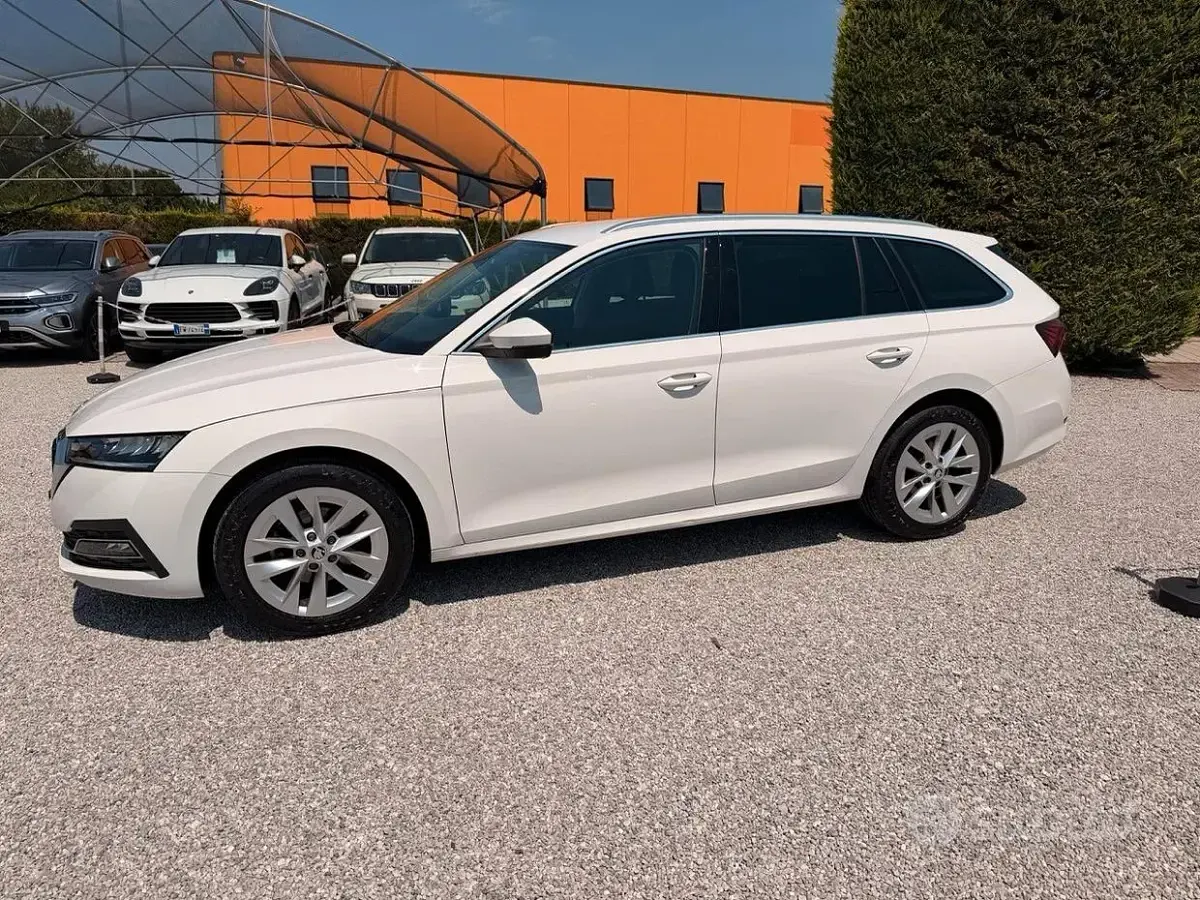 Usata Skoda Octavia Style 116 CV (85 kW) 2023 Bianco Station wagon