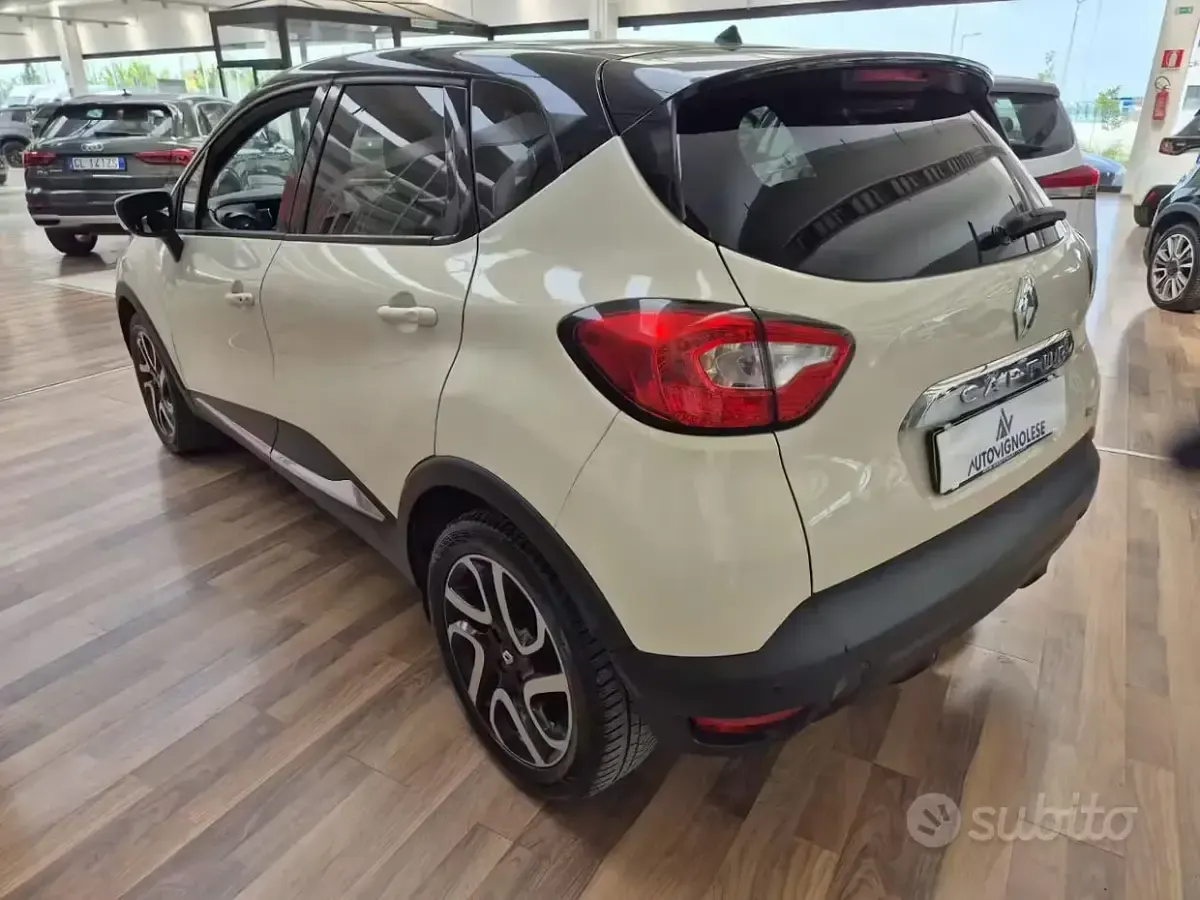 Usata Renault Captur 90 CV (66 kW) 2013 Bianco SUV