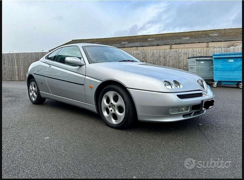 Second-hand Alfa Romeo GTV 155 CP (114 kW) 2000 Gri Coupe