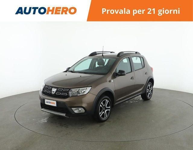 Marrone Usata 2018 Dacia Sandero Tre volumi | 9999 € (Buon prezzo) - Immagine 1/2