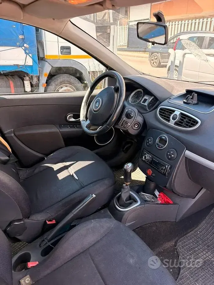 Usata Renault Clio II 2006 Grigio Utilitaria