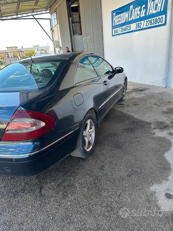 Usata Mercedes CLK270 Elegance 169 CV (124 kW) 2004 Blu Coupé