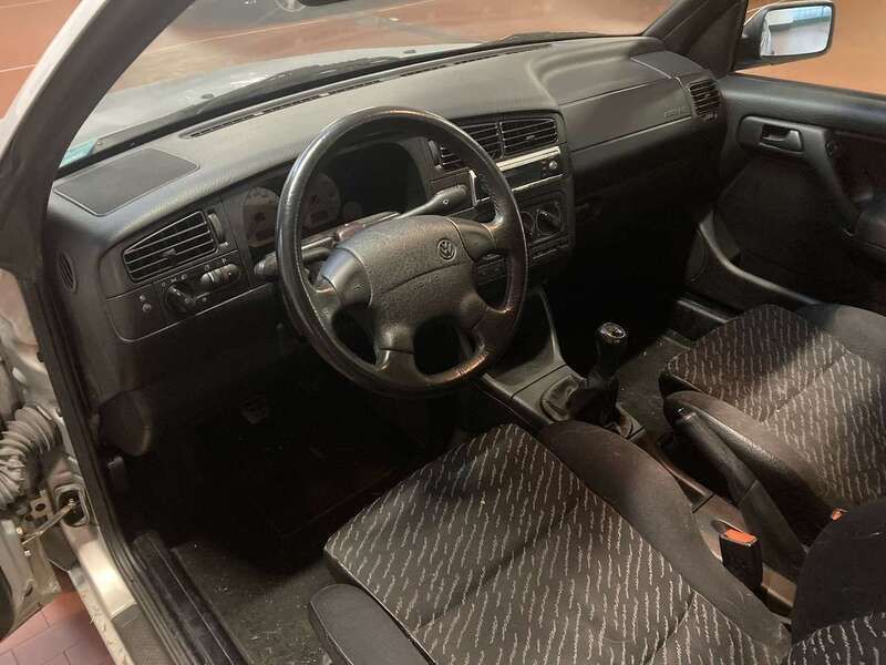 Usata VW Golf Cabriolet 101 CV (74 kW) 1997 Argento Cabrio