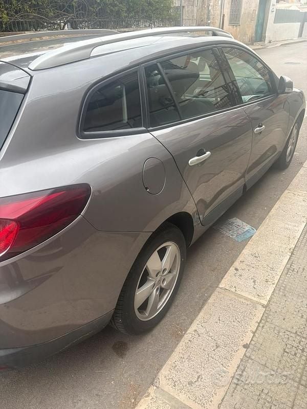 Usata Renault Mégane GrandTour 98 CV (72 kW) 2010 Grigio Station wagon