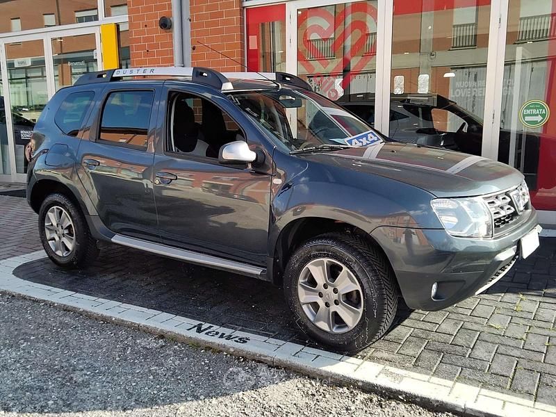 Usata Dacia Duster Lauréate 109 CV (80 kW) 2016 Grigio SUV